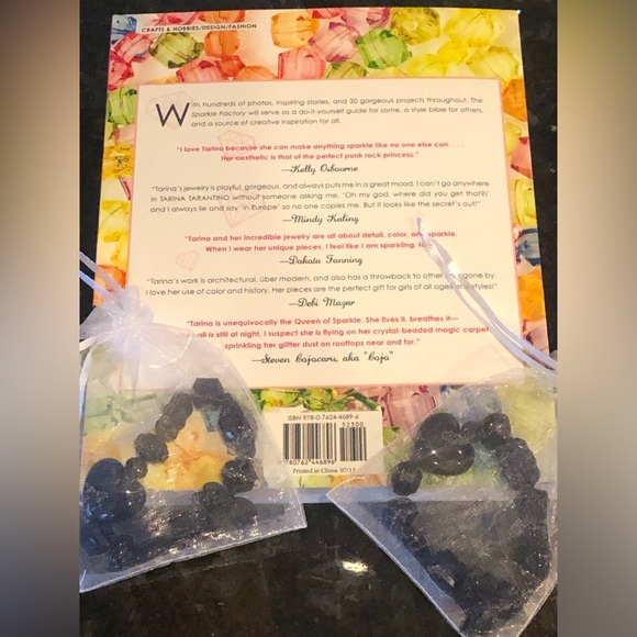 The Sparkle Factory Book & 2 Tarina Tarantino Black Heart Stretch Bracelets - Picture 16 of 16